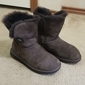UGG Short Bailey Button Boots